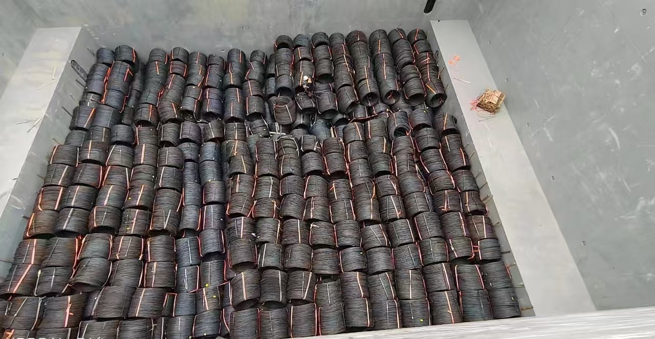 Wire rod cargo hold loading for Brazil export by Himount Steel