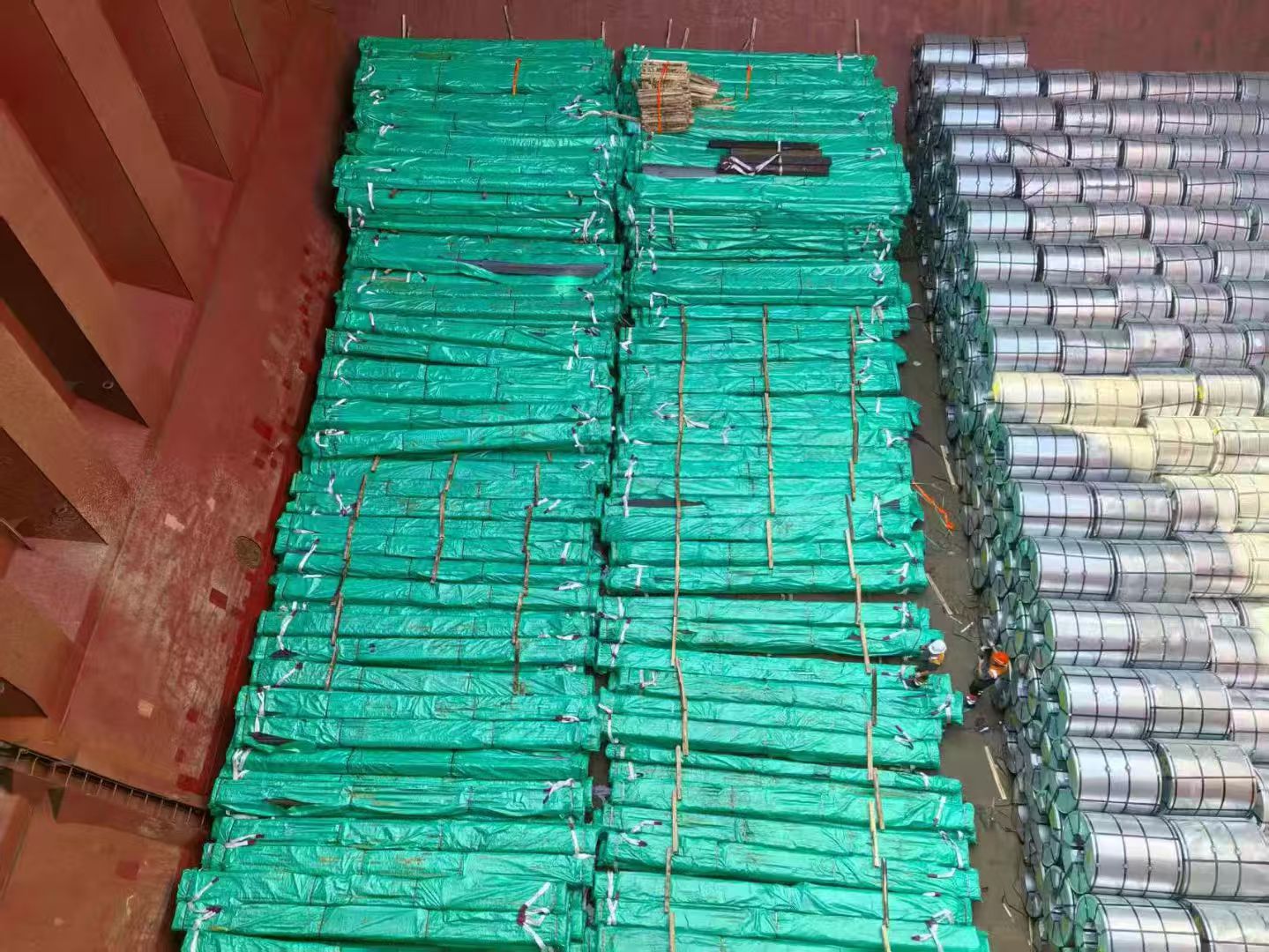Steel coil cargo loaded for Kenya export by Himount Steel