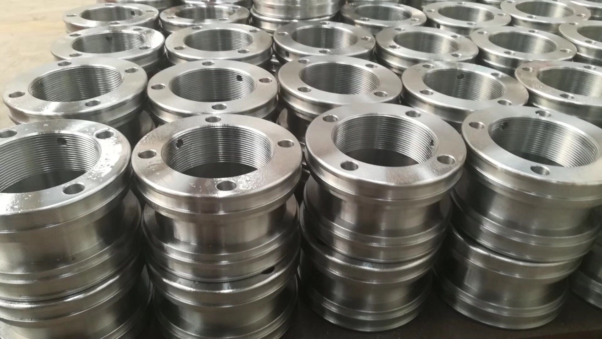 Machined steel pipe flanges in stock